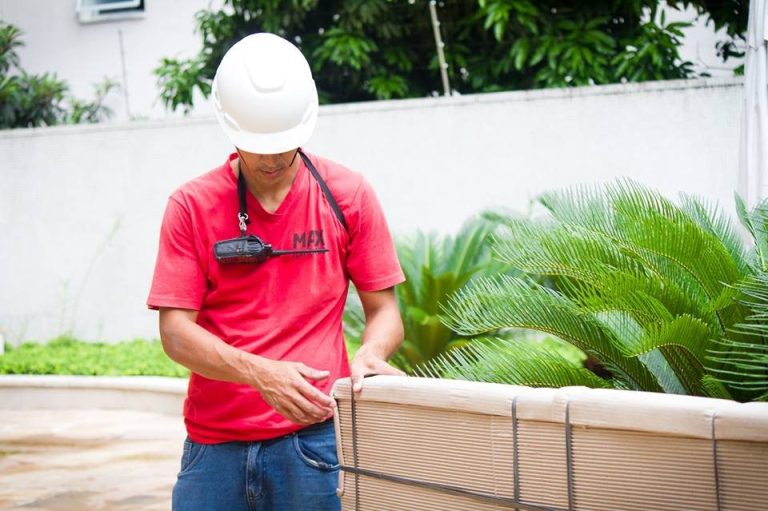 Tampo protegido com manta antes do içamento